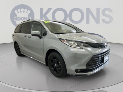 2025 Toyota Sienna Woodland Edition