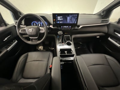 2025 Toyota Sienna Woodland Edition