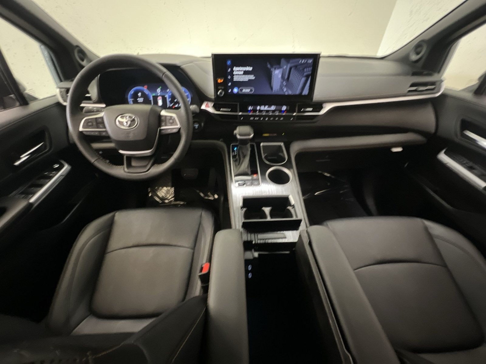 2025 Toyota Sienna Woodland Edition