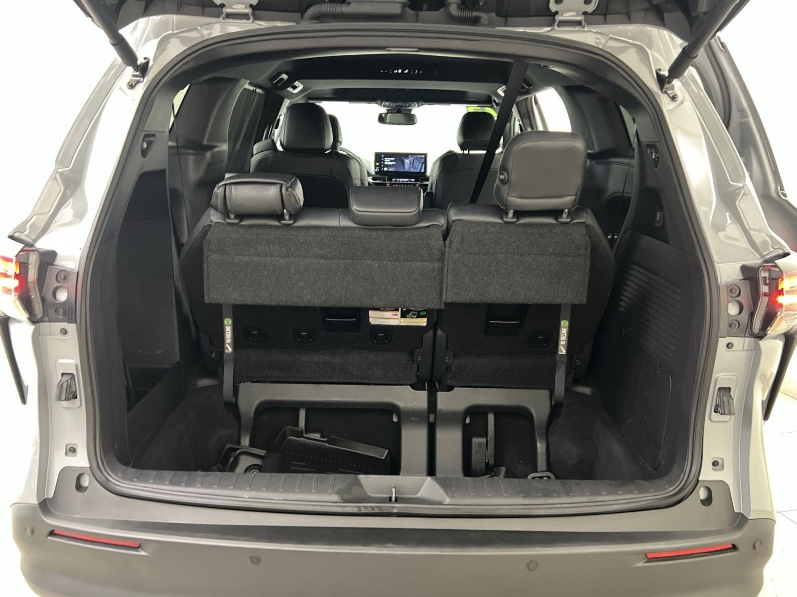 2025 Toyota Sienna Woodland Edition