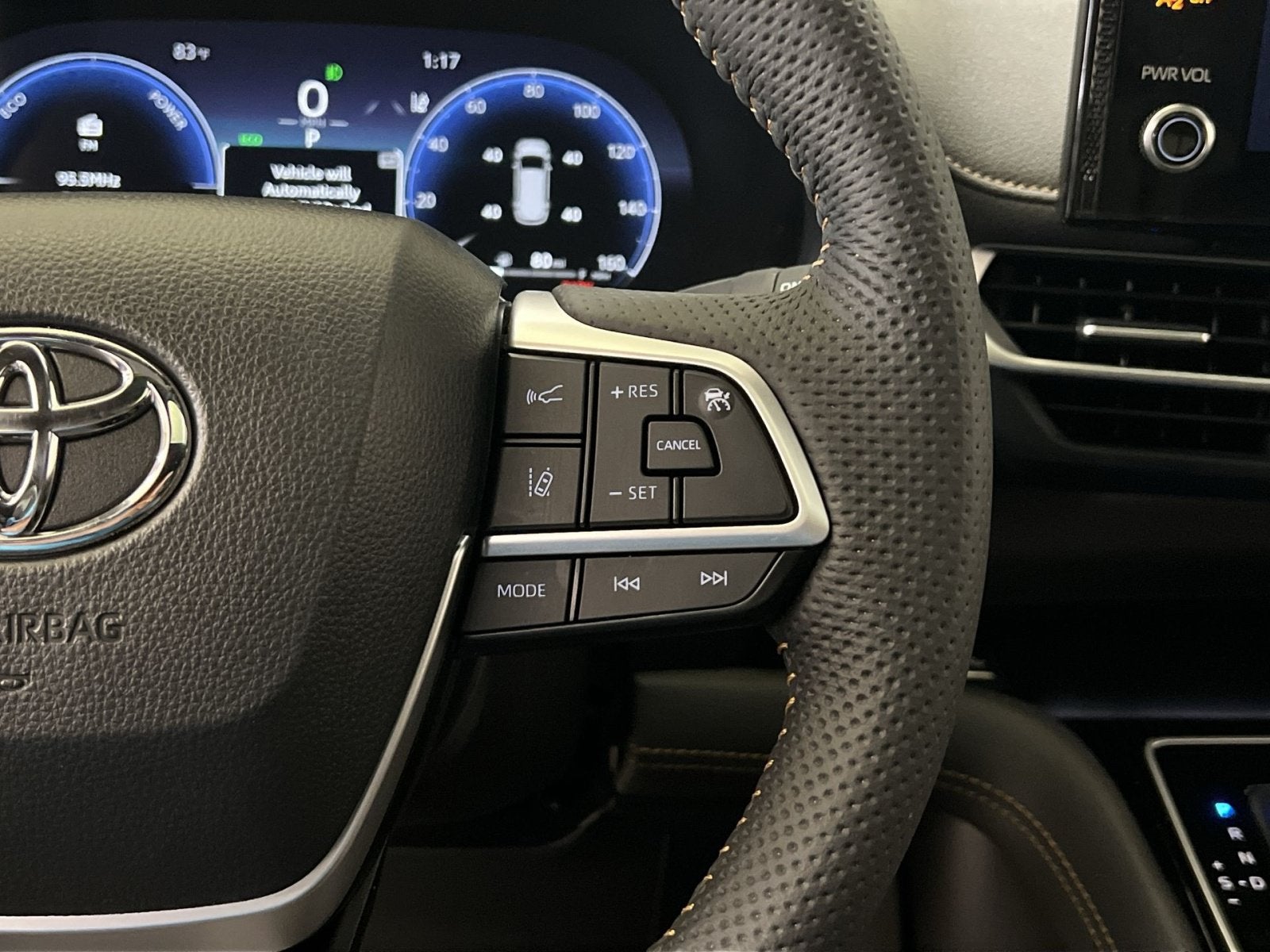 2025 Toyota Sienna Woodland Edition
