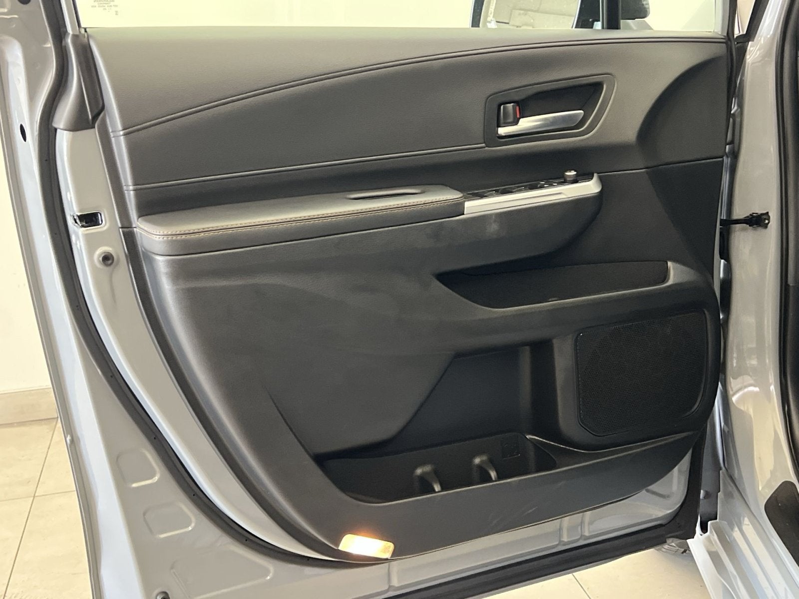 2025 Toyota Sienna Woodland Edition