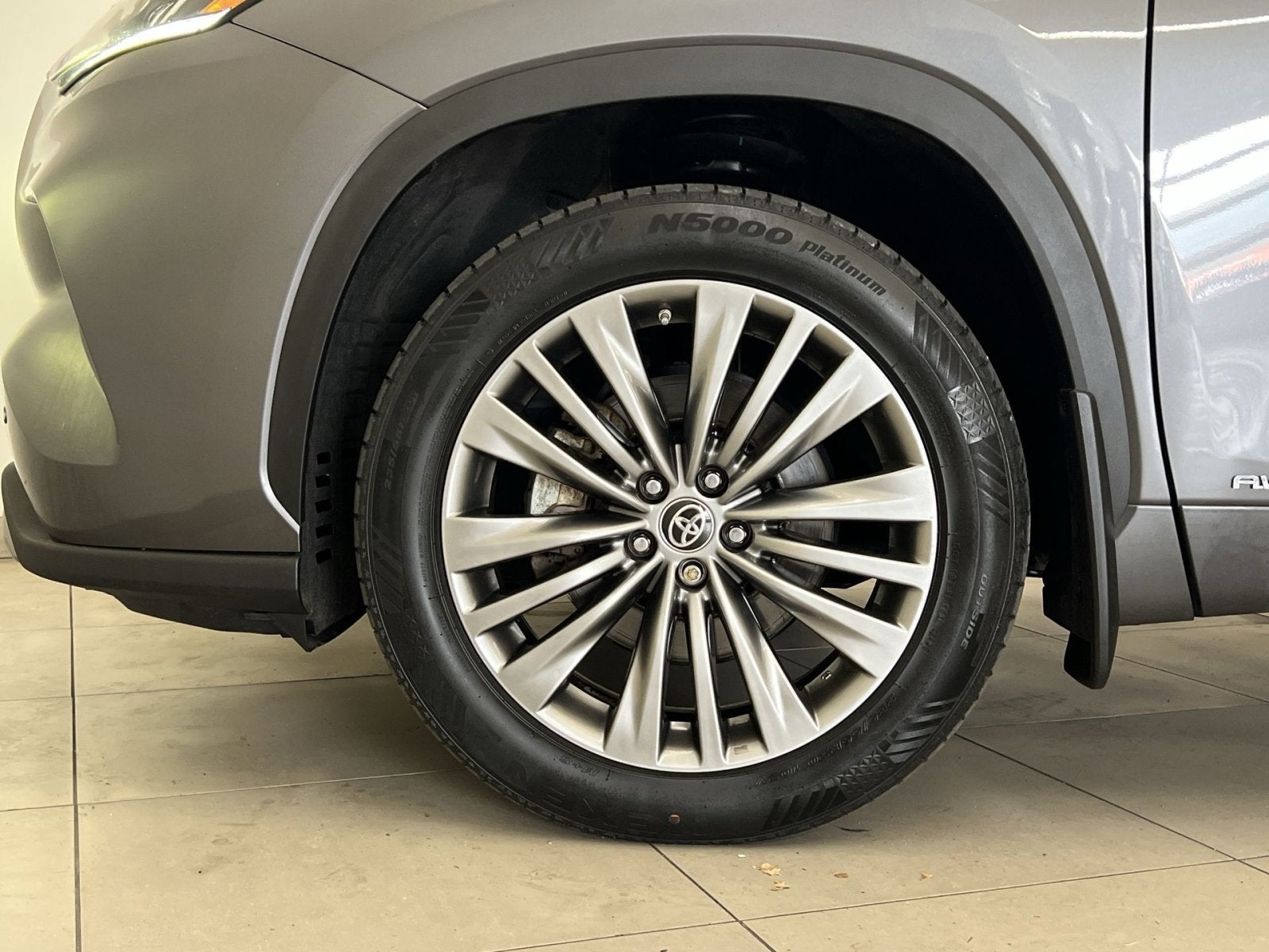 2021 Toyota Highlander Hybrid Platinum