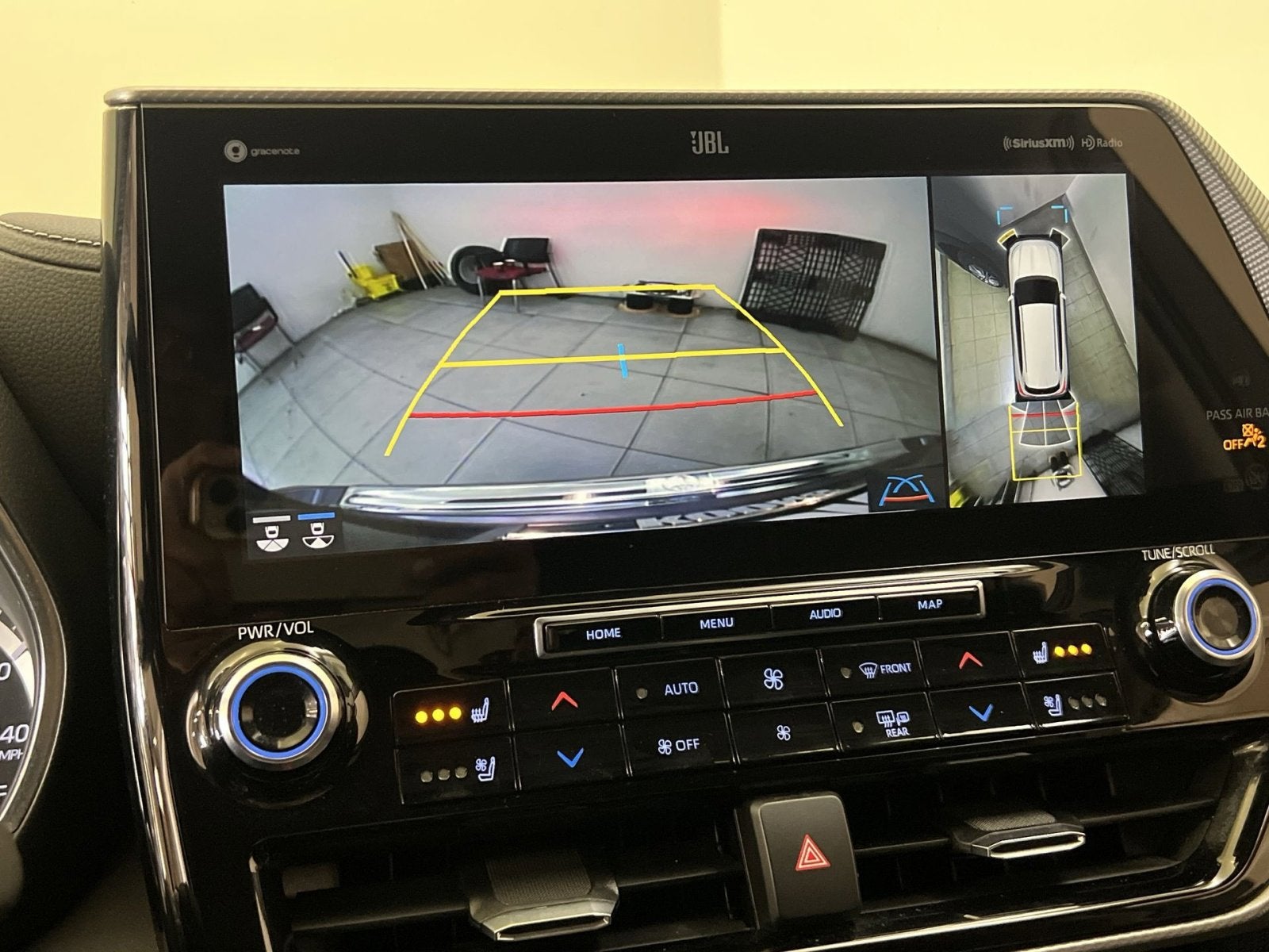 2021 Toyota Highlander Hybrid Platinum