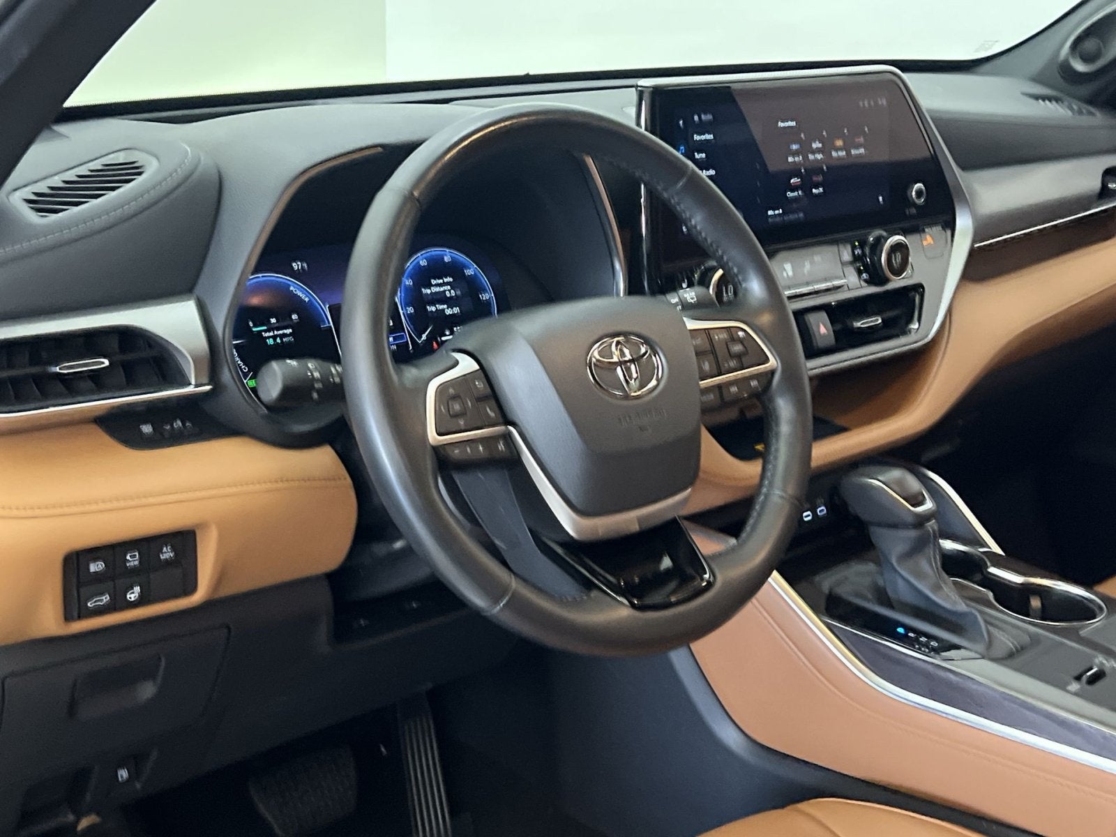 2024 Toyota Highlander Hybrid Platinum