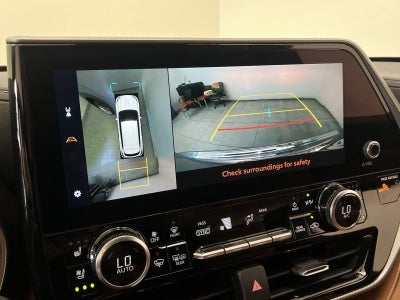 2024 Toyota Highlander Hybrid Platinum