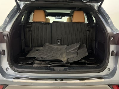 2024 Toyota Highlander Hybrid Platinum