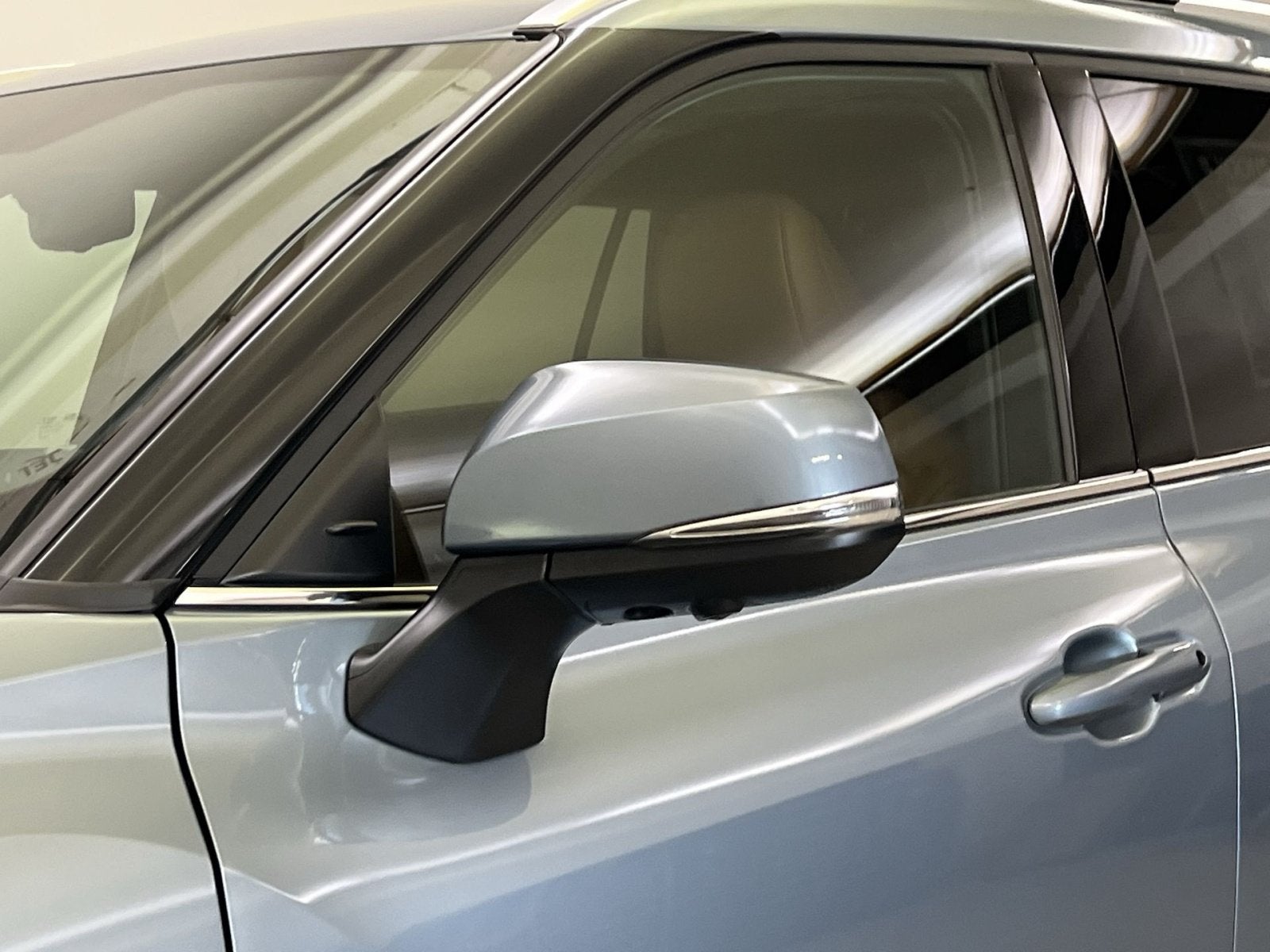 2024 Toyota Highlander Hybrid Platinum
