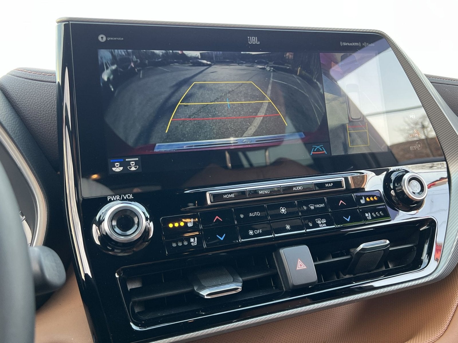 2020 Toyota Highlander Hybrid Platinum