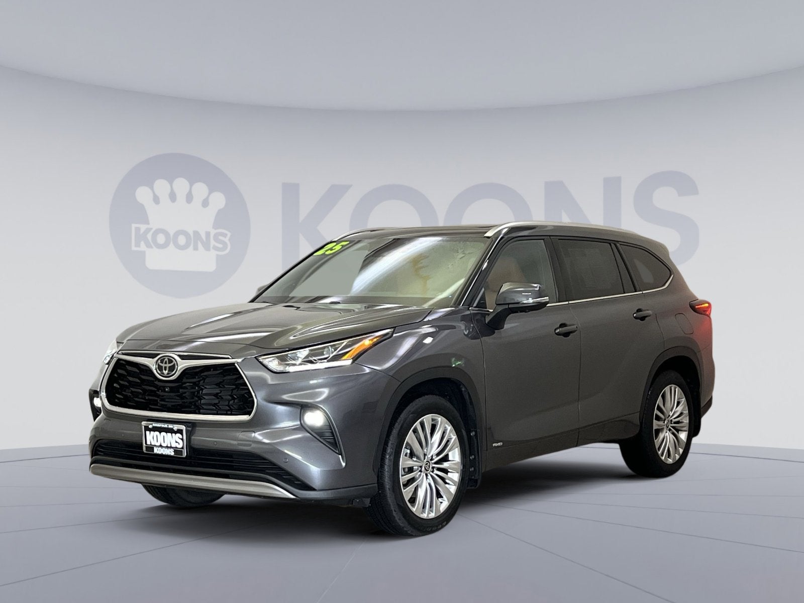 2025 Toyota Highlander Hybrid Platinum