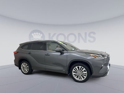 2025 Toyota Highlander Hybrid Platinum