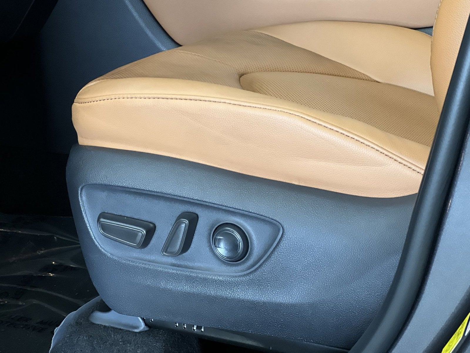 2025 Toyota Highlander Hybrid Platinum