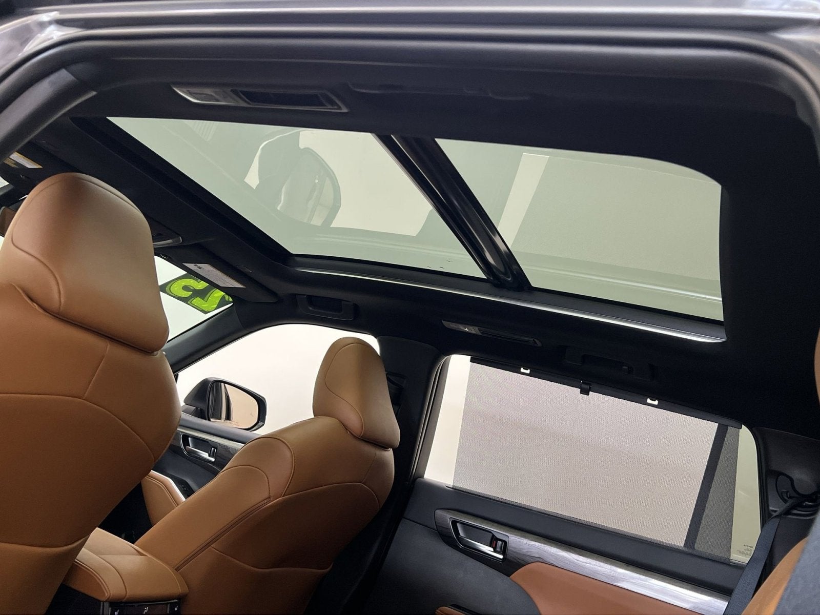 2025 Toyota Highlander Hybrid Platinum