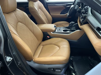 2025 Toyota Highlander Hybrid Platinum