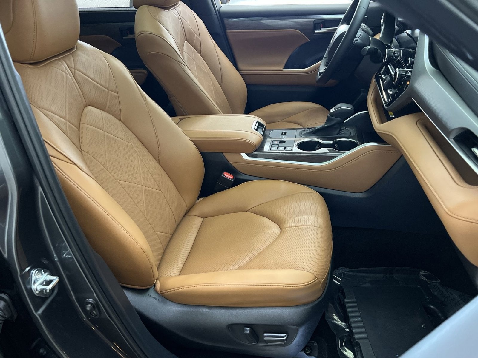 2025 Toyota Highlander Hybrid Platinum