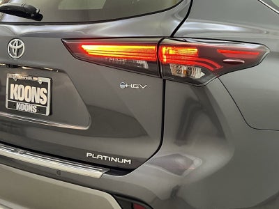 2025 Toyota Highlander Hybrid Platinum