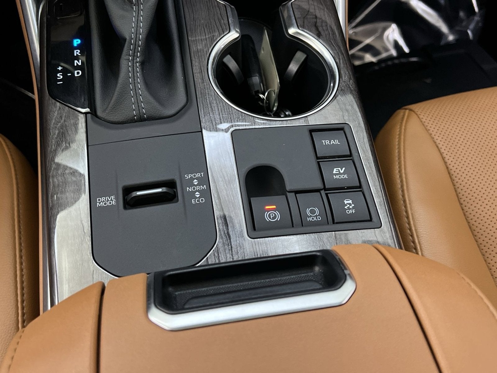 2025 Toyota Highlander Hybrid Platinum