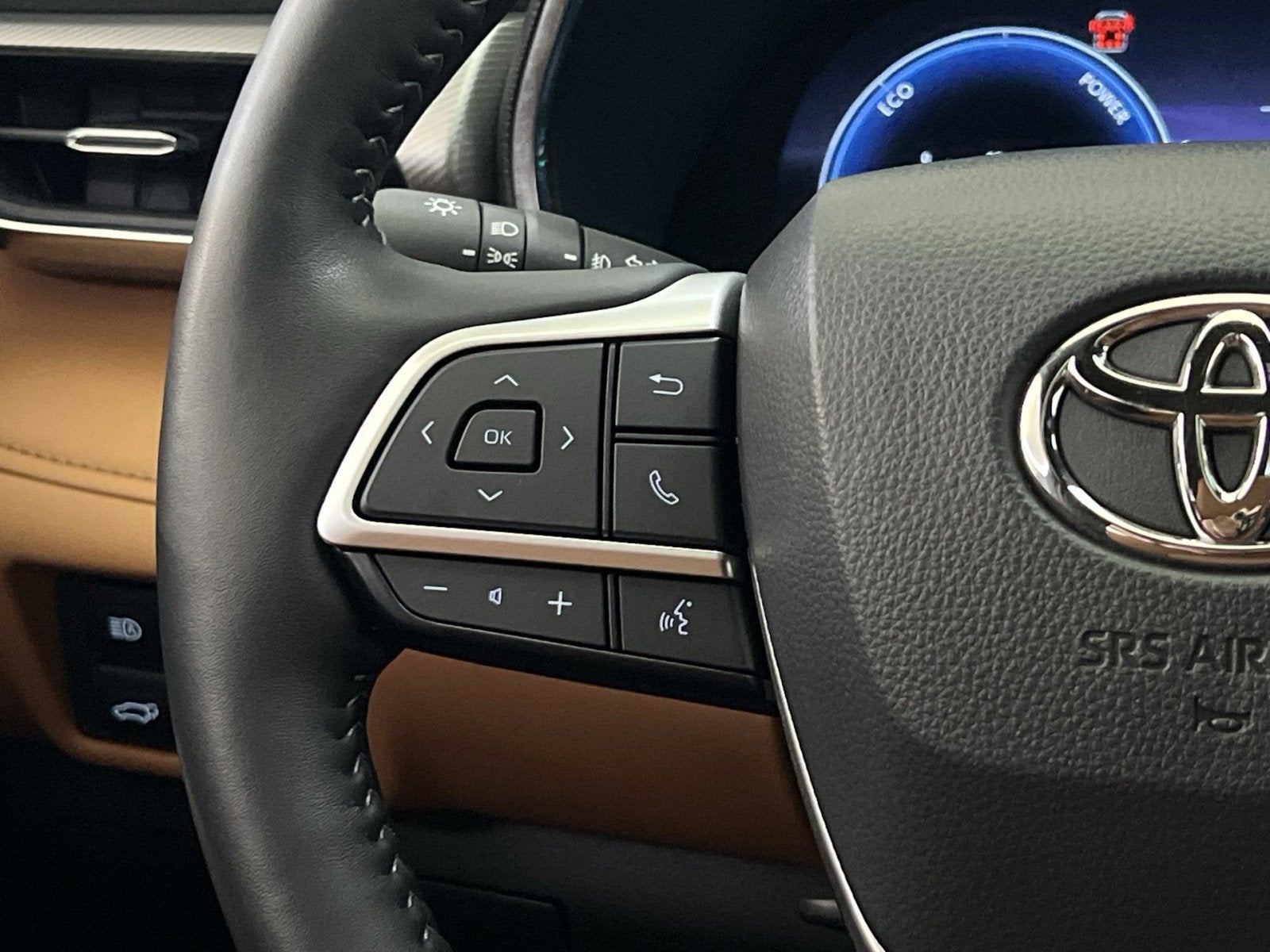 2025 Toyota Highlander Hybrid Platinum
