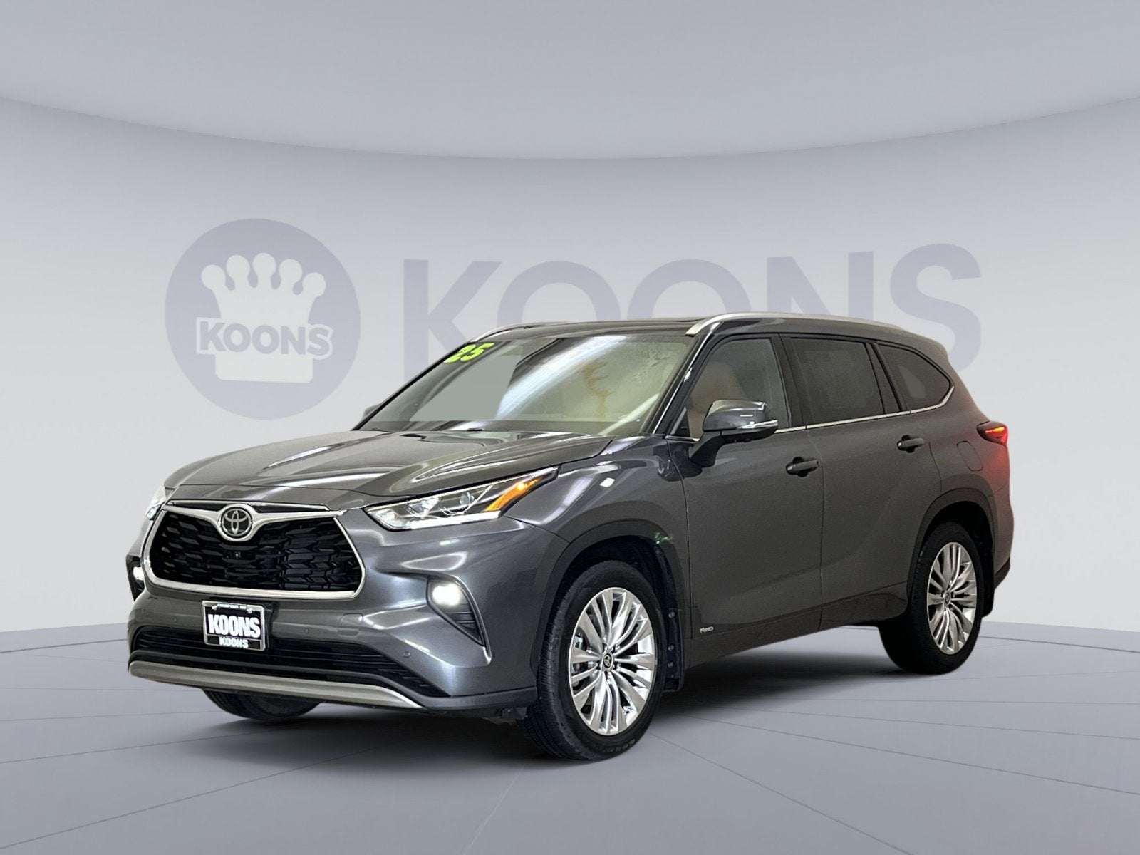 2025 Toyota Highlander Hybrid Platinum