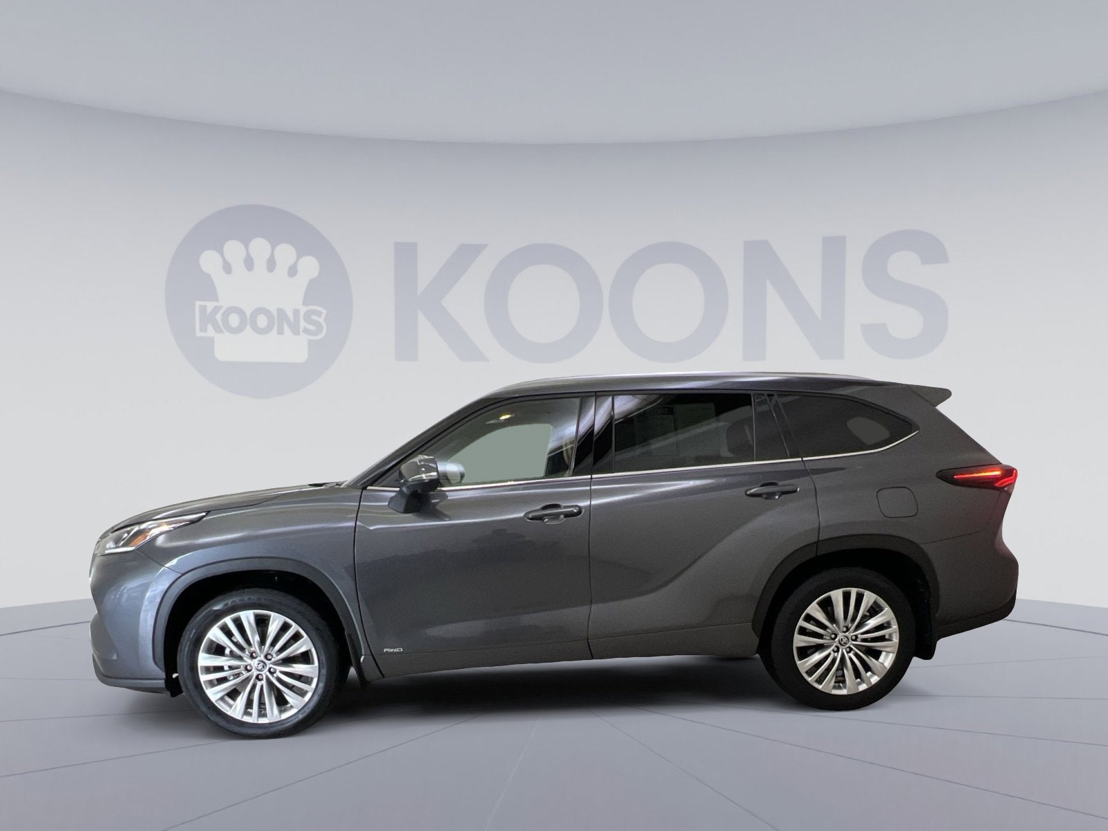 2025 Toyota Highlander Hybrid Platinum