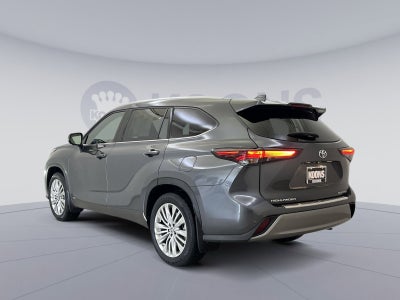 2025 Toyota Highlander Hybrid Platinum