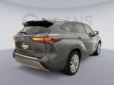 2025 Toyota Highlander Hybrid Platinum