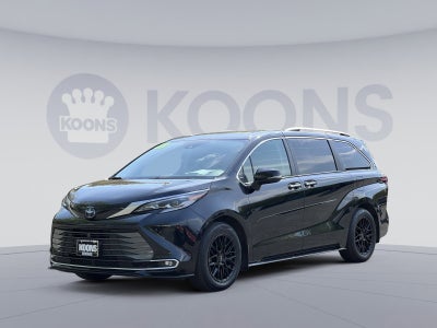 2023 Toyota Sienna Platinum