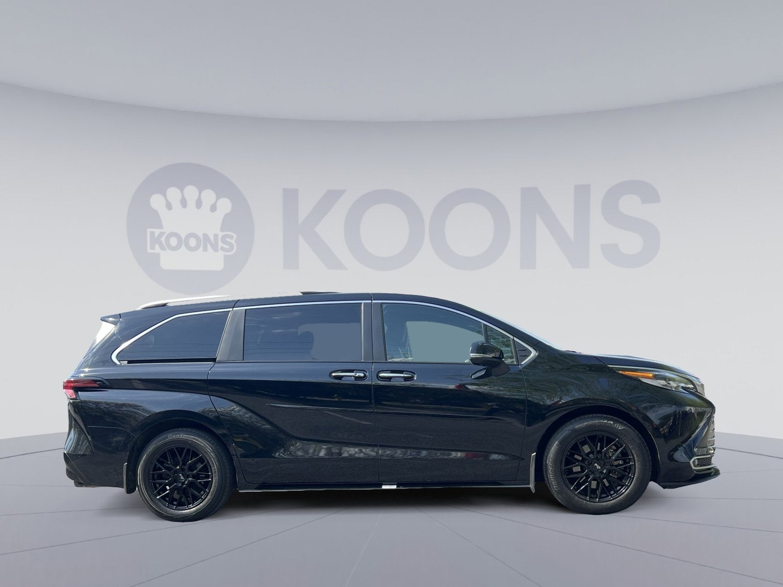 2023 Toyota Sienna Platinum