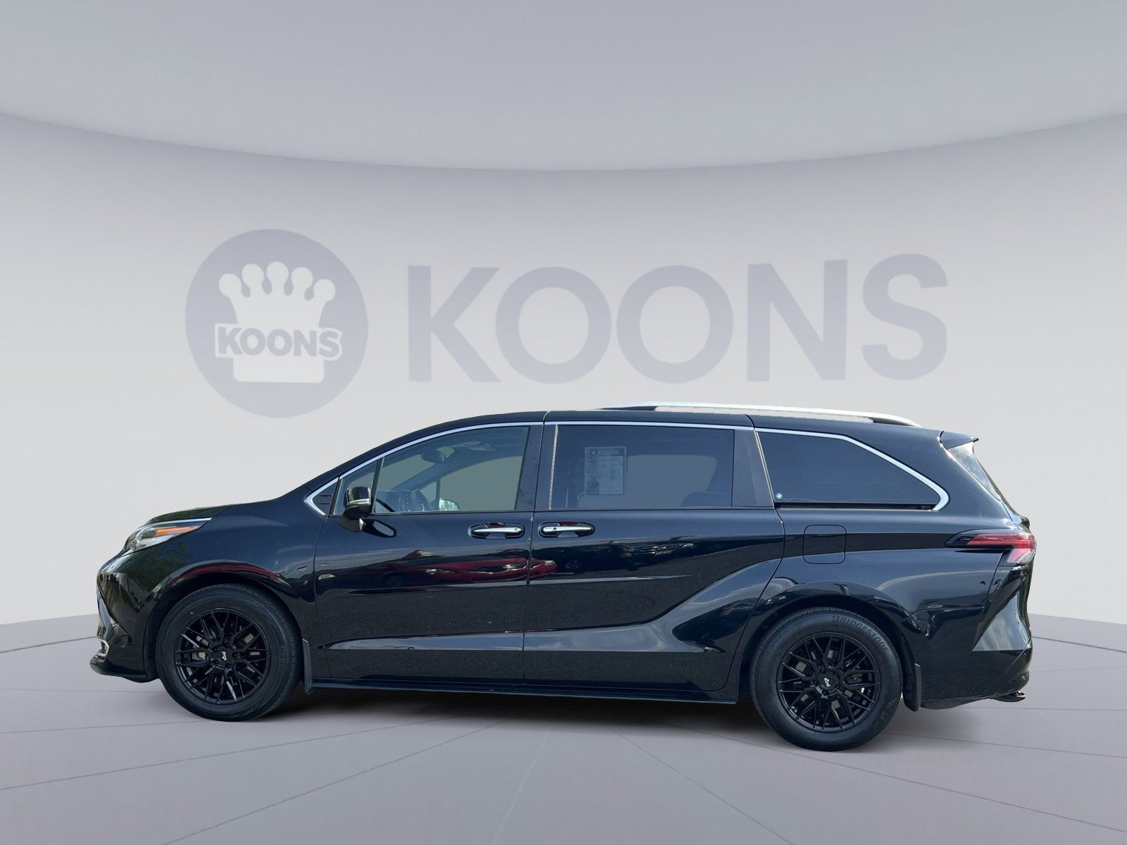 2023 Toyota Sienna Platinum