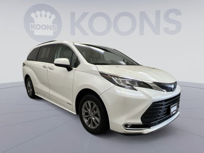 2021 Toyota Sienna XLE