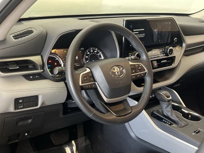 2024 Toyota Highlander Hybrid XLE