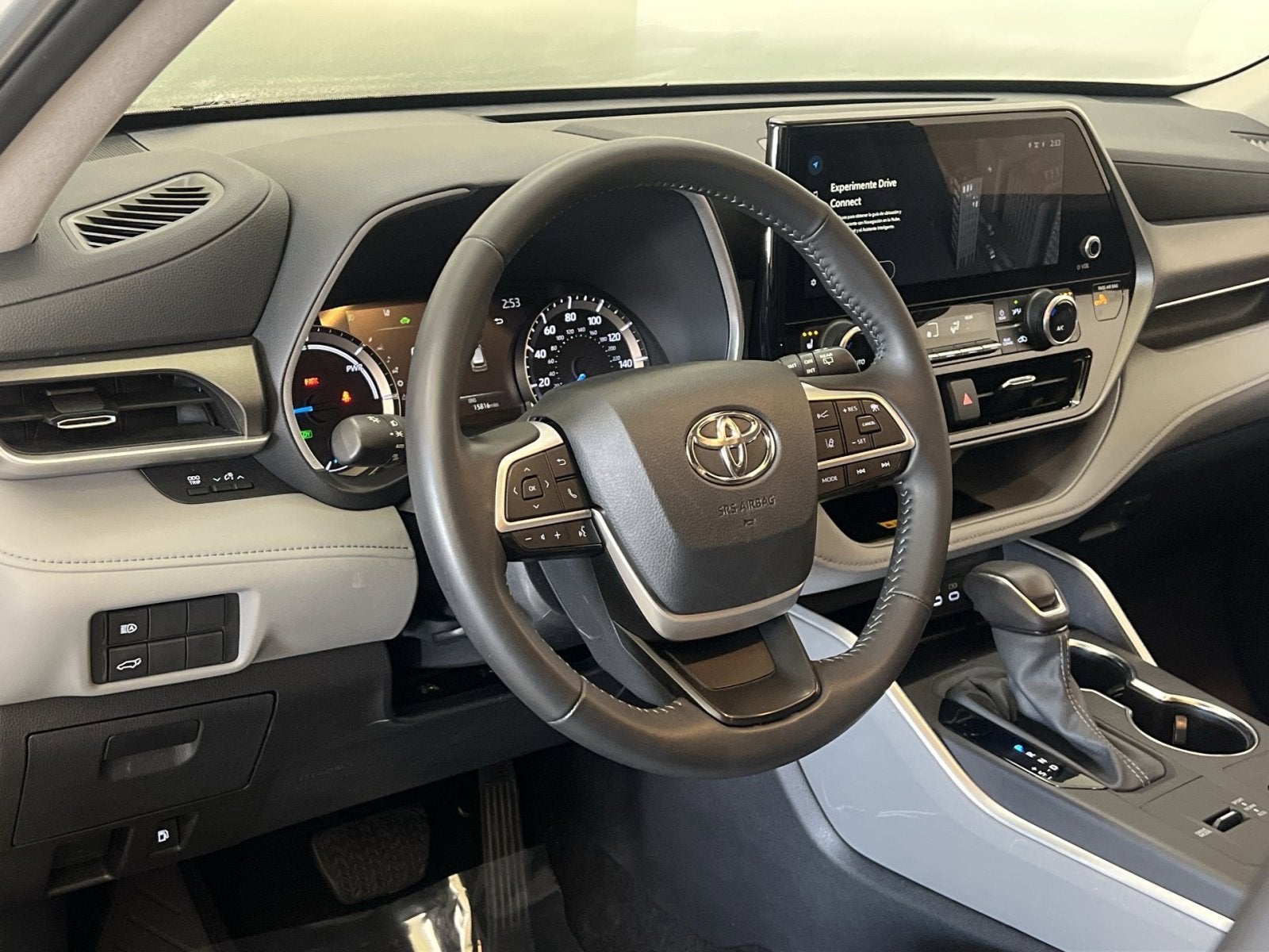 2024 Toyota Highlander Hybrid XLE