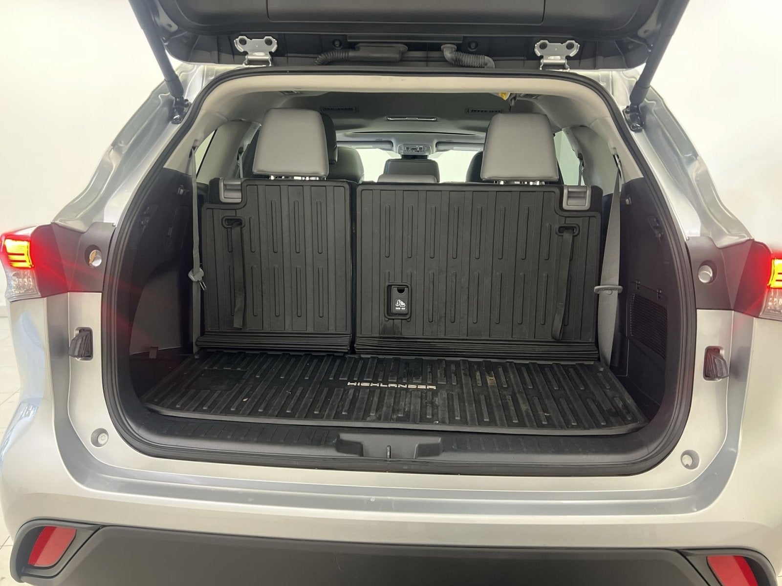 2024 Toyota Highlander Hybrid XLE