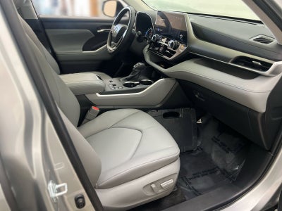 2024 Toyota Highlander Hybrid XLE