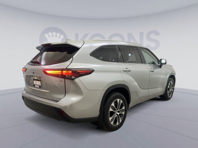 2024 Toyota Highlander Hybrid XLE