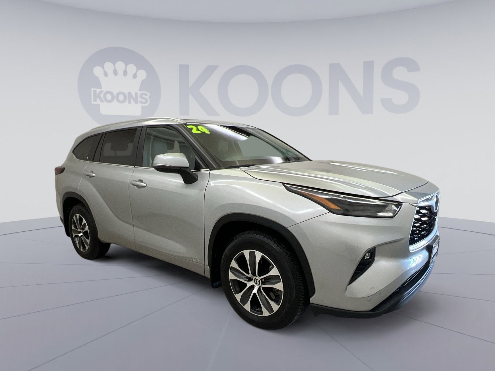 2024 Toyota Highlander Hybrid XLE