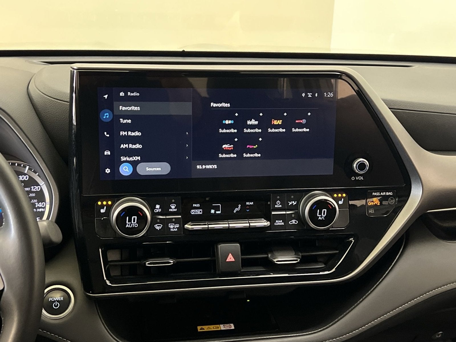 2024 Toyota Highlander Hybrid XLE