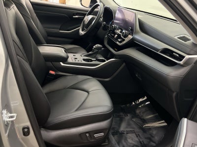 2024 Toyota Highlander Hybrid XLE