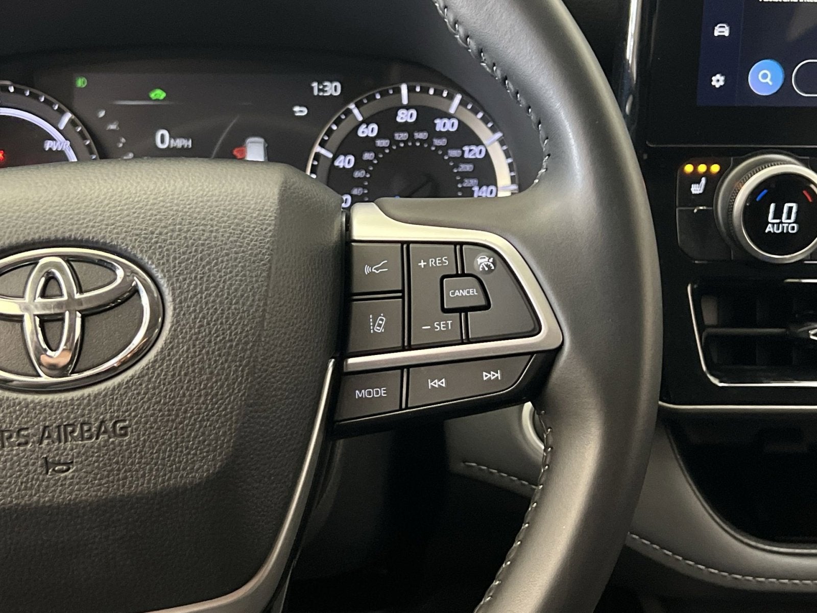2024 Toyota Highlander Hybrid XLE