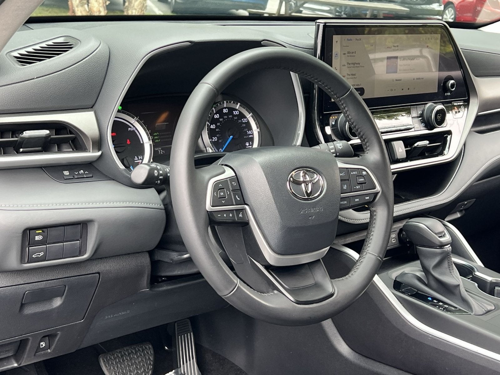 2024 Toyota Highlander Hybrid XLE