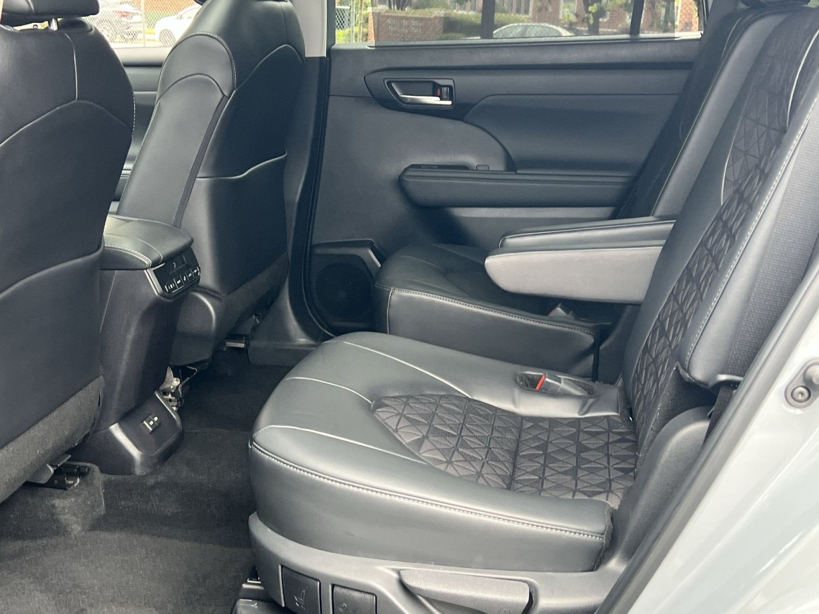 2024 Toyota Highlander Hybrid XLE