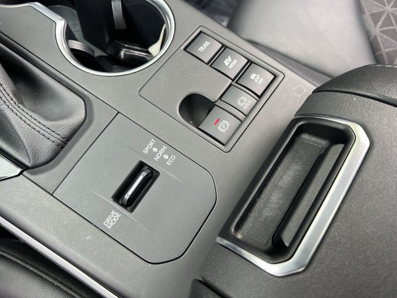 2024 Toyota Highlander Hybrid XLE