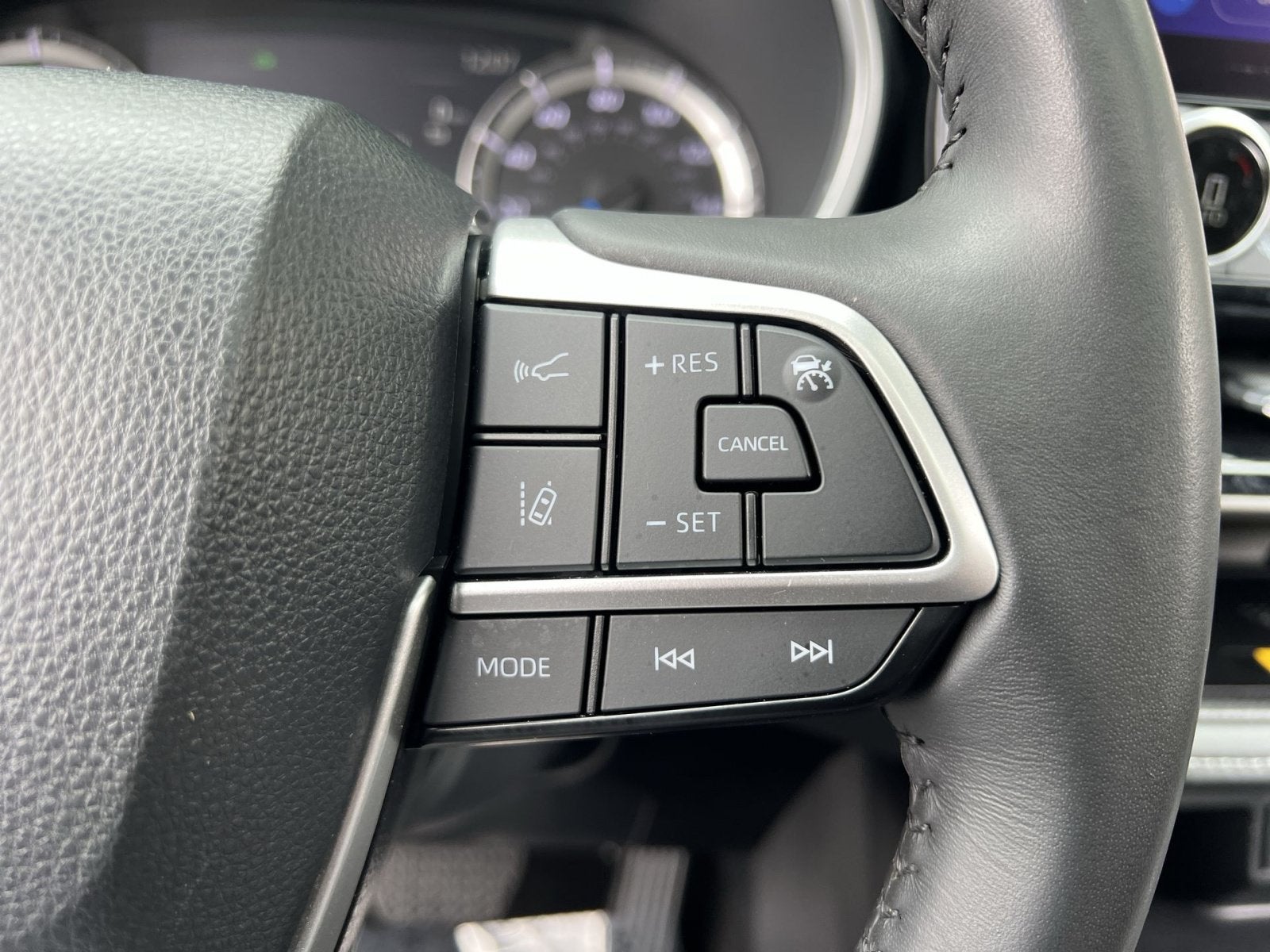 2024 Toyota Highlander Hybrid XLE