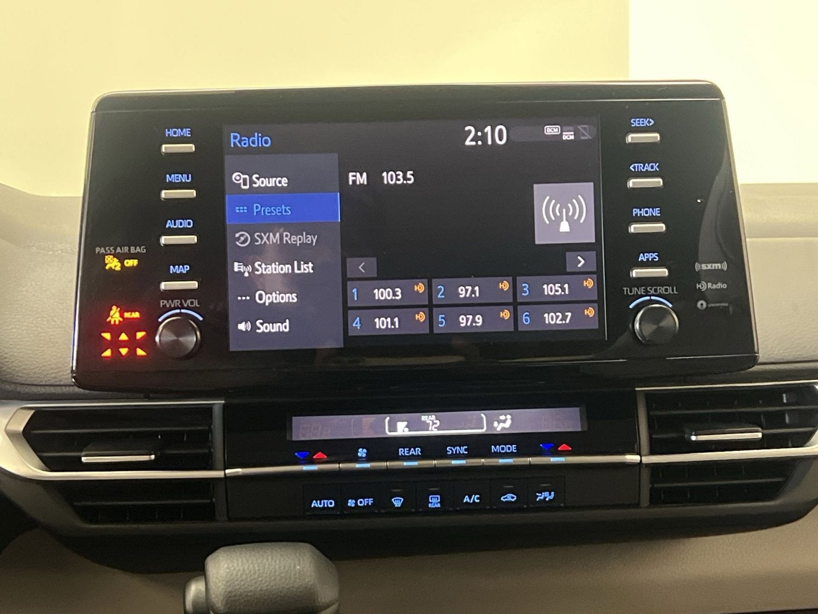 2024 Toyota Sienna LE