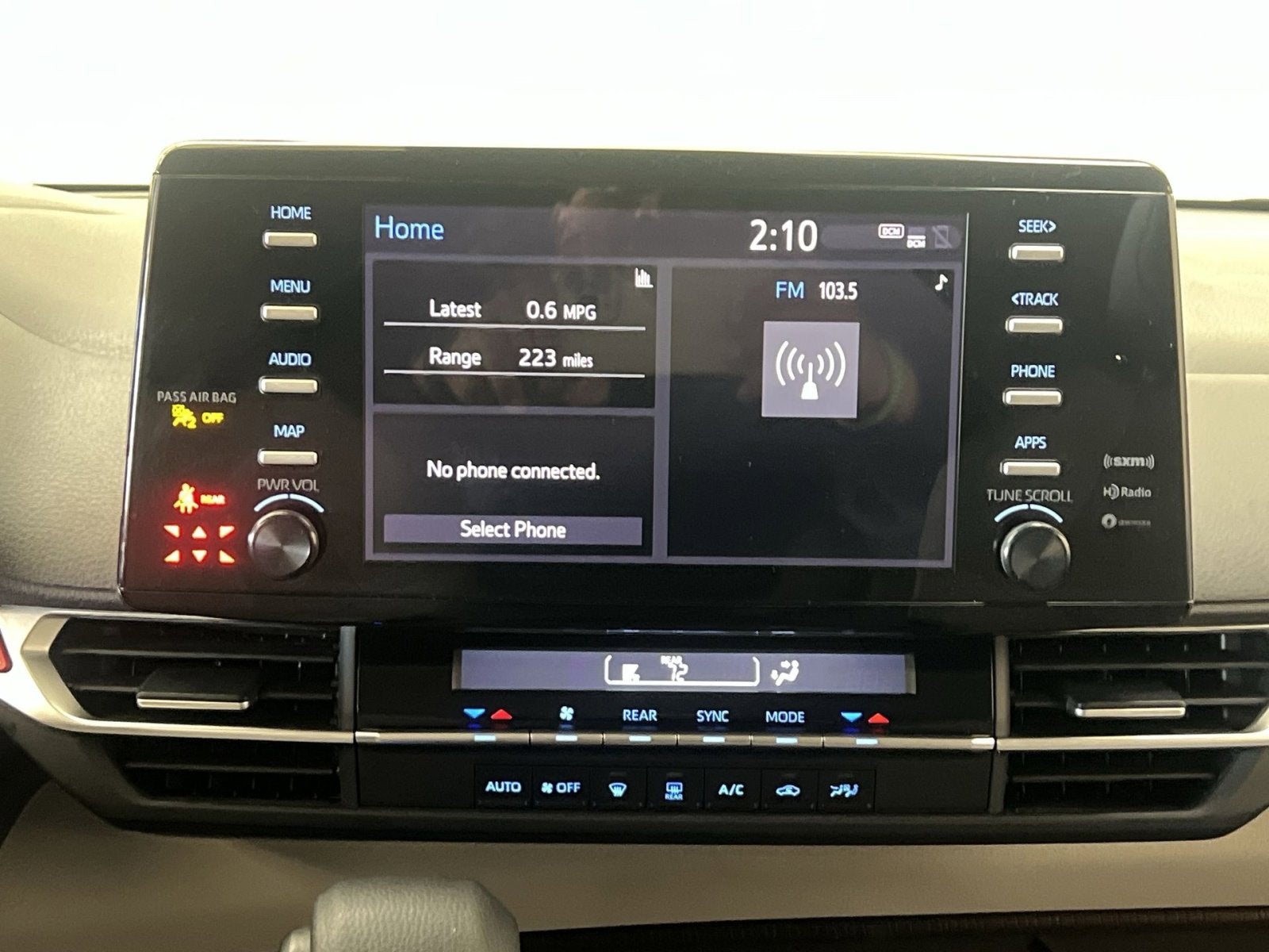 2024 Toyota Sienna LE