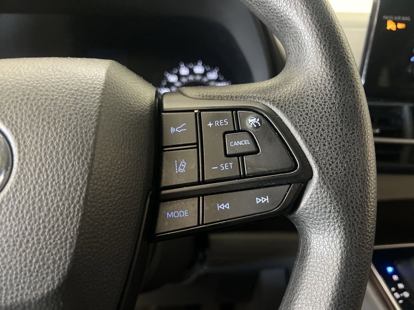 2024 Toyota Sienna LE