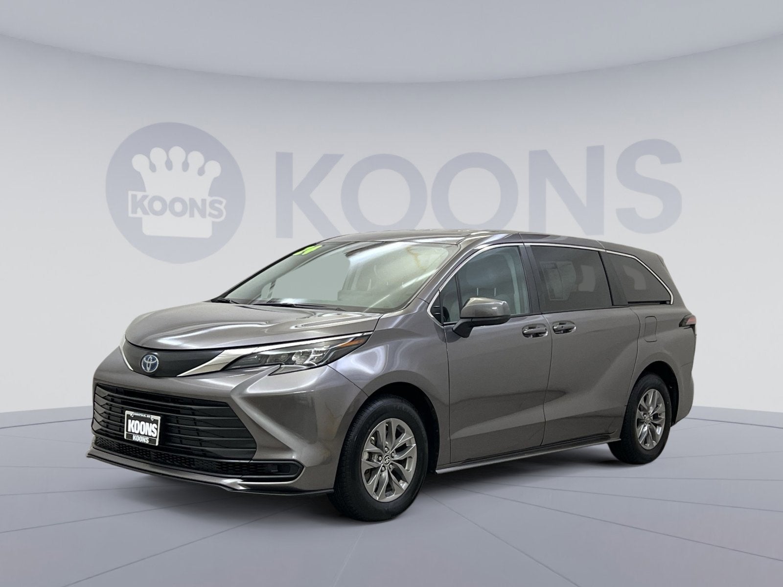 2024 Toyota Sienna LE