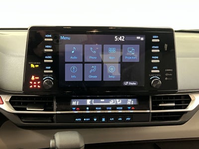 2024 Toyota Sienna LE