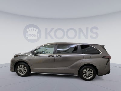 2024 Toyota Sienna LE