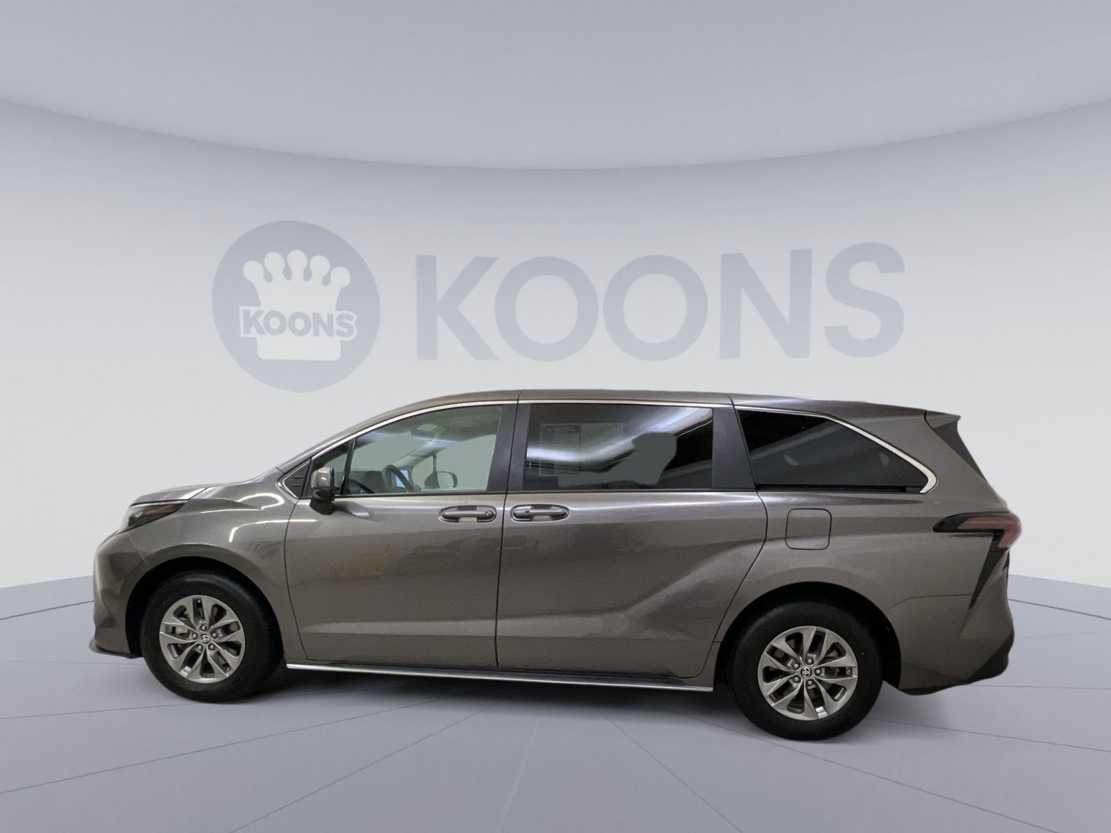 2024 Toyota Sienna LE